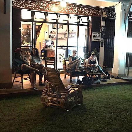 Barandbed Urt Hostel Surat Thani Bagian luar foto