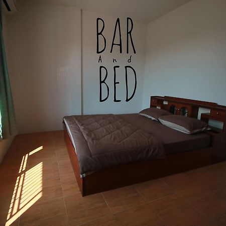 Barandbed Urt Hostel Surat Thani Bagian luar foto