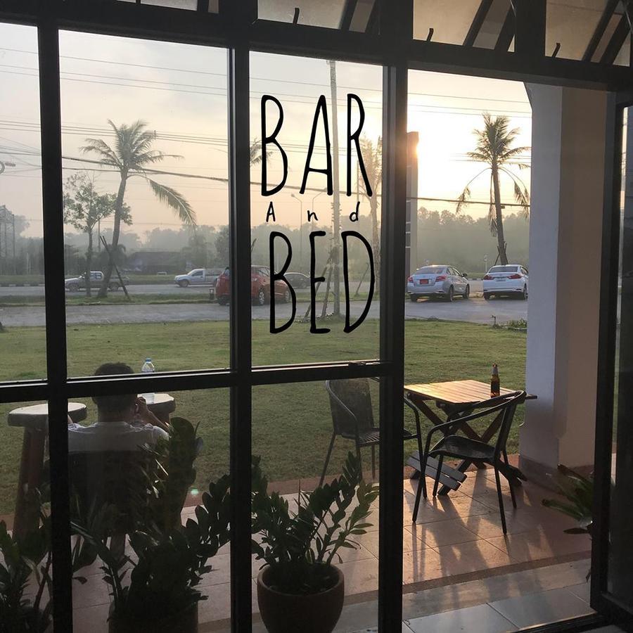 Barandbed Urt Hostel Surat Thani Bagian luar foto
