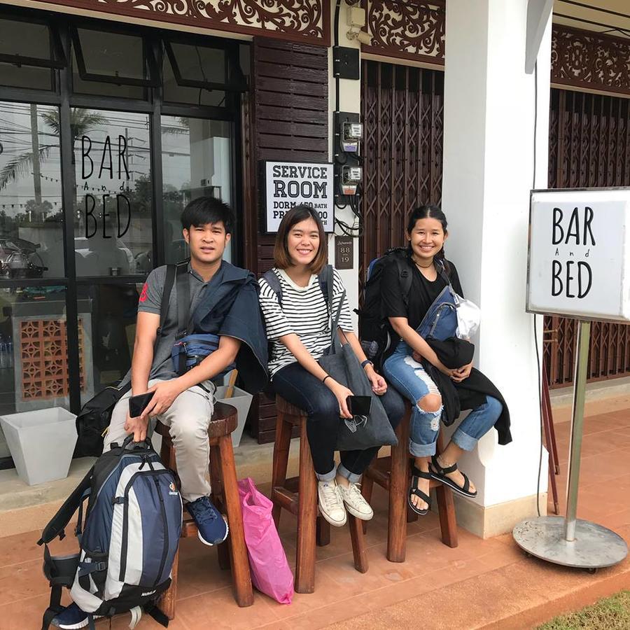 Barandbed Urt Hostel Surat Thani Bagian luar foto