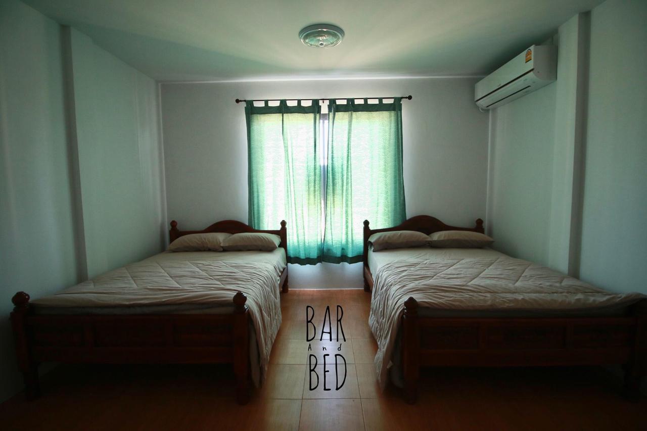 Barandbed Urt Hostel Surat Thani Bagian luar foto