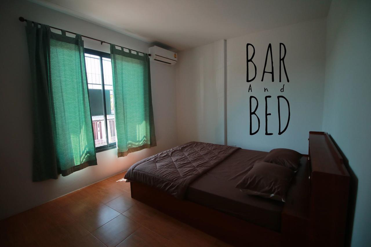 Barandbed Urt Hostel Surat Thani Bagian luar foto