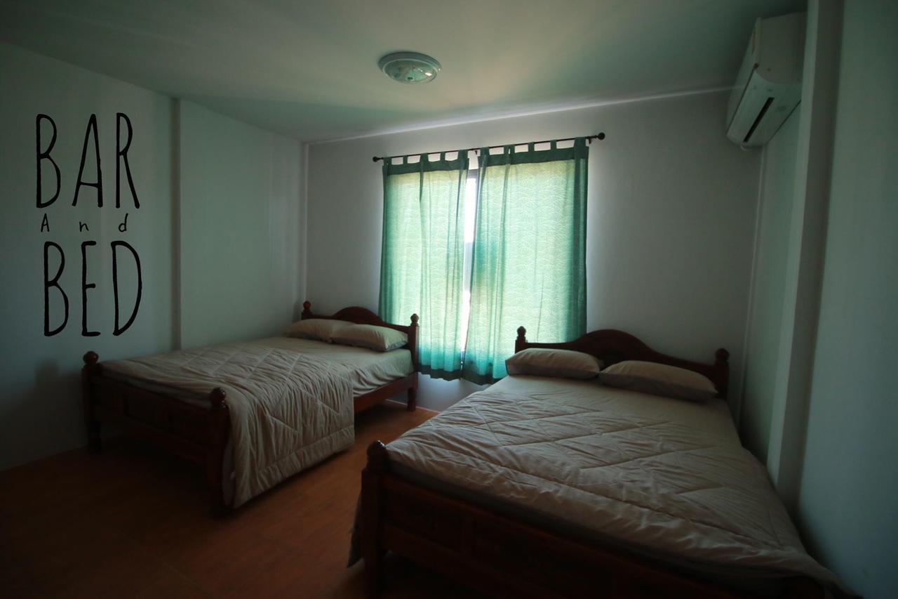 Barandbed Urt Hostel Surat Thani Bagian luar foto