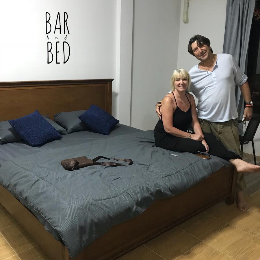 Barandbed Urt Hostel Surat Thani Bagian luar foto