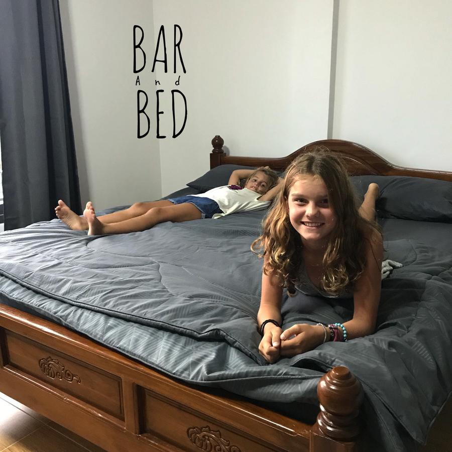 Barandbed Urt Hostel Surat Thani Bagian luar foto