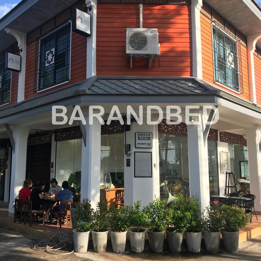 Barandbed Urt Hostel Surat Thani Bagian luar foto