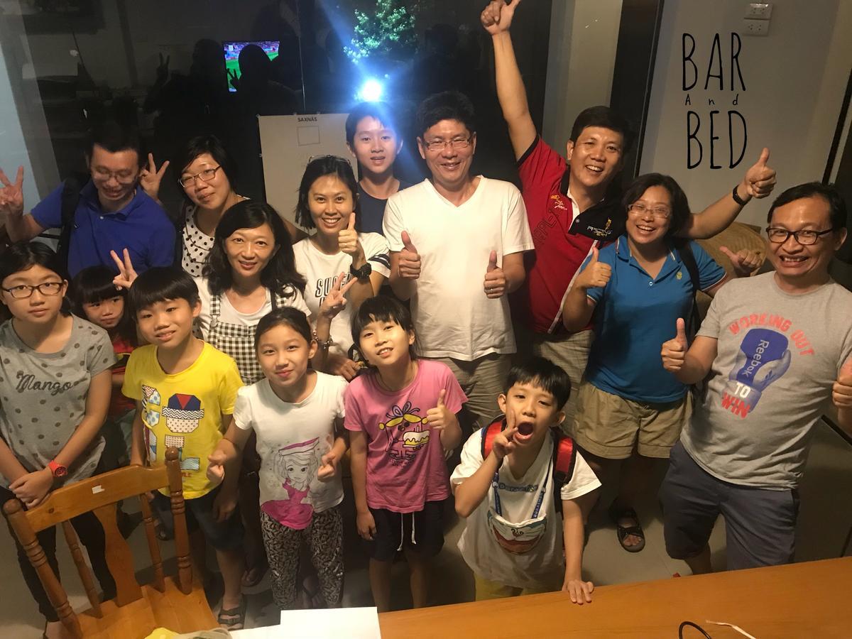 Barandbed Urt Hostel Surat Thani Bagian luar foto